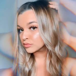 Meet your Posher, Caitlyn